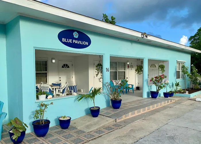 Suite 4, Blue Pavilion - Steps To Beach
